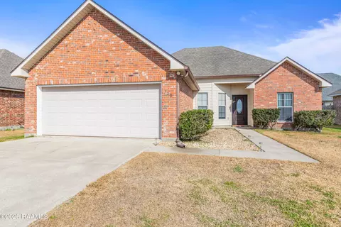 125 Tall Oaks Ln, Youngsville, LA 70592