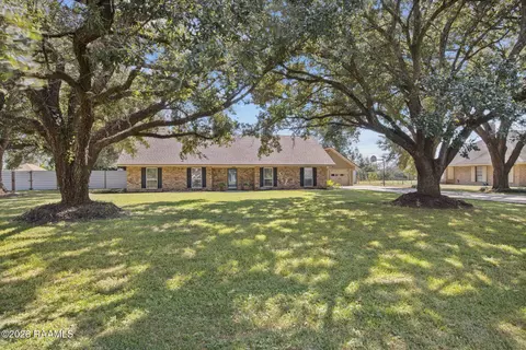 1059 Briar Patch Dr, Broussard, LA 70518