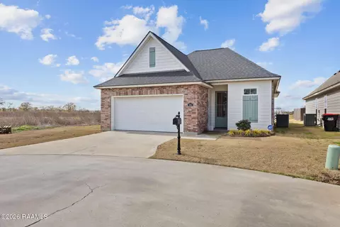 201 Adry Ln, Youngsville, LA 70592