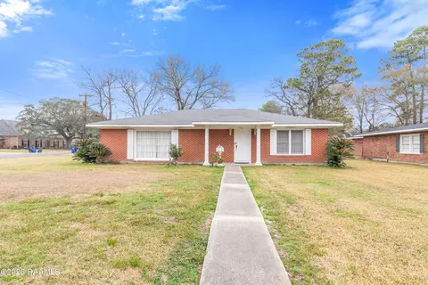 326 W 16th St, Crowley, LA 70526