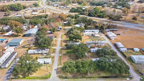4701 Eraste Hebert Rd, New Iberia, LA 70560