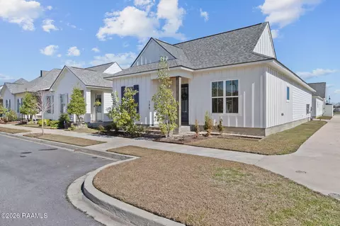 100 Sandstone Ave, Scott, LA 70583
