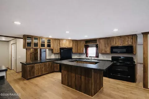 Kitchen - 102 Dassas St, Scott, LA 70583 photo 1 of 1