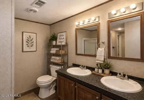 Bath - 102 Dassas St, Scott, LA 70583 photo 4 of 5