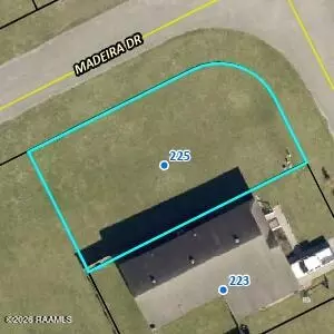 225 Laurelwood Dr, Lafayette, LA 70501