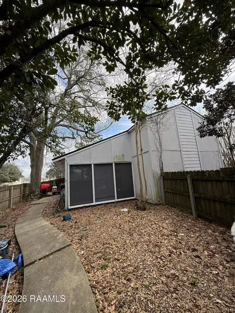 301 Fox Run Ave, Lafayette, LA 70508