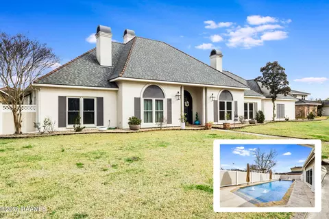708 Astor Place Dr, New Iberia, LA 70563