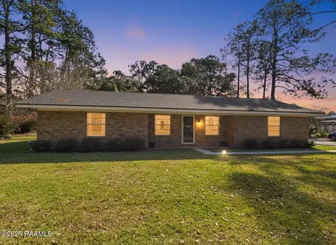 823 S Morgan Ave, Broussard, LA 70518