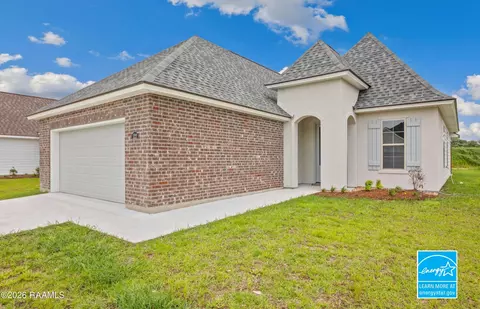 122 Crooked Pine Ln, Scott, LA 70583
