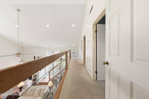 Entry Way - 404 Comanche Dr, Lafayette, LA 70503 photo 4 of 5