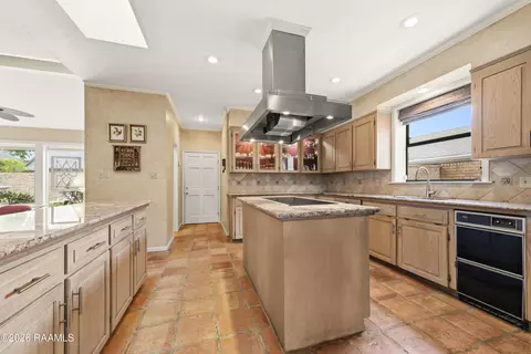Kitchen - 404 Comanche Dr, Lafayette, LA 70503 photo 1 of 6