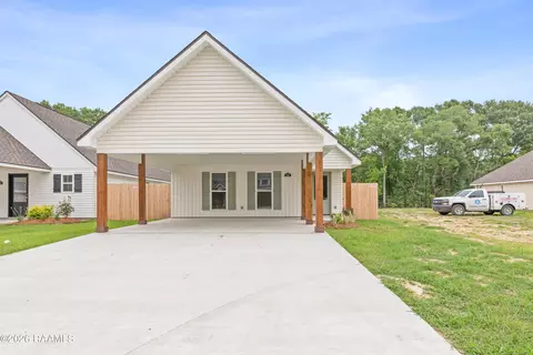 216 Camerons Cove Dr, Carencro, LA 70520