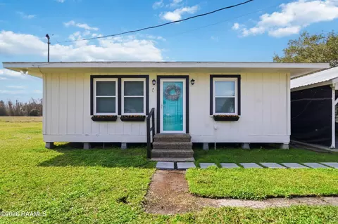 1018 Semere Rd, Breaux Bridge, LA 70517