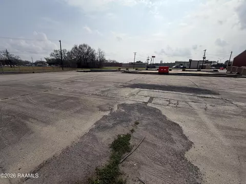 1411 N Polk St, Rayne, LA 70578