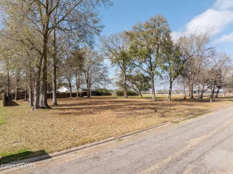 4 Westwood Dr, New Iberia, LA 70563