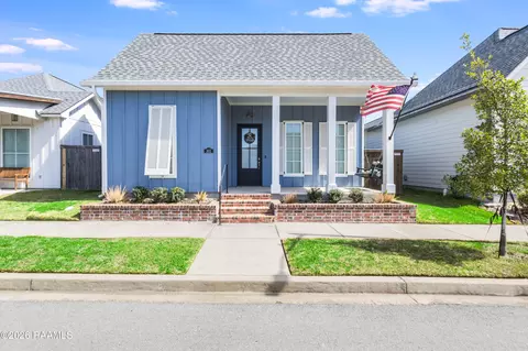 301 Keelingwood Ln, Lafayette, LA 70507