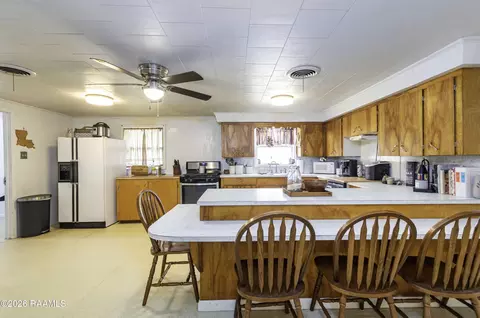 Kitchen - 3230 Amerada Rd, Kaplan, LA 70548 photo 2 of 2