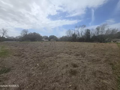 121 Rue Obrey, Youngsville, LA 70592