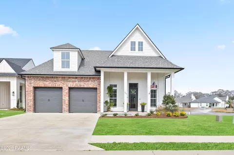 300 Queenstown Ave, Youngsville, LA 70592