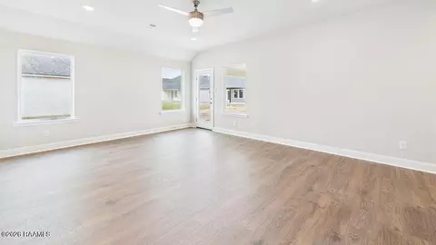 Living - 206 Cypress Falls Dr, Broussard, LA 70518 photo 2 of 3