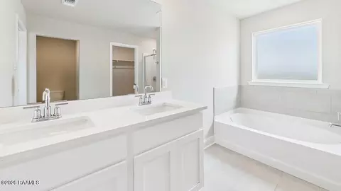 Bath - 206 Cypress Falls Dr, Broussard, LA 70518 photo 2 of 2