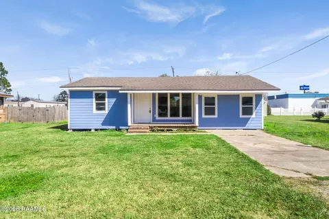 104 Allan St, Saint Martinville, LA 70582
