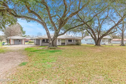 2333 Main Hwy, Breaux Bridge, LA 70517