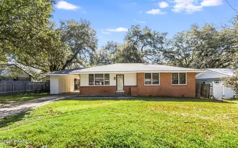 108 Homas Rd, Lafayette, LA 70501