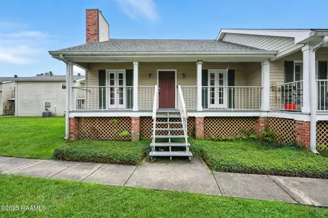 100 Teal Ln #49, Lafayette, LA 70507