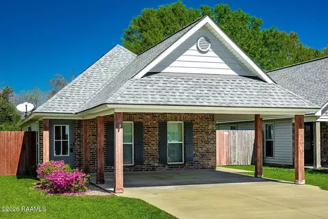 319 Harvest Ln, Abbeville, LA 70510