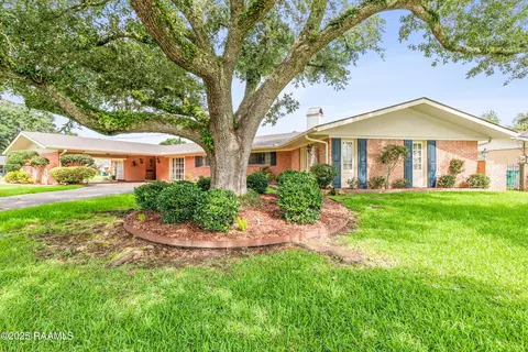 209 Robert Dr, Lafayette, LA 70506