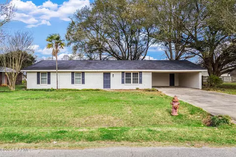 532 Delahoussaye St, Church Point, LA 70525
