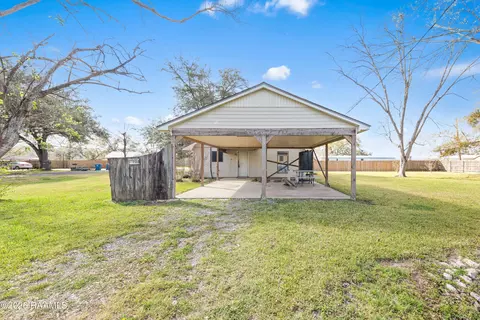 1008 Dupuis St, Breaux Bridge, LA 70517