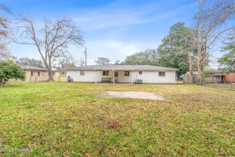 Exterior - 103 Maple Dr, Lafayette, LA 70506 photo 4 of 7