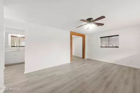 Living - 103 Maple Dr, Lafayette, LA 70506 photo 4 of 4