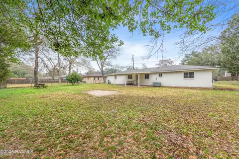 Exterior - 103 Maple Dr, Lafayette, LA 70506 photo 3 of 7