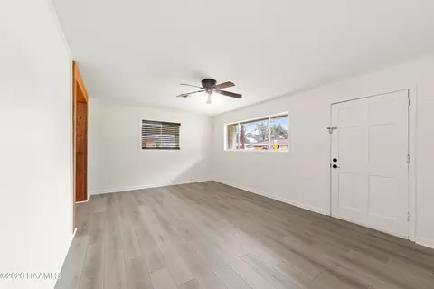 Living - 103 Maple Dr, Lafayette, LA 70506 photo 3 of 4