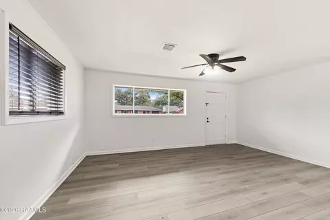 Living - 103 Maple Dr, Lafayette, LA 70506 photo 1 of 4