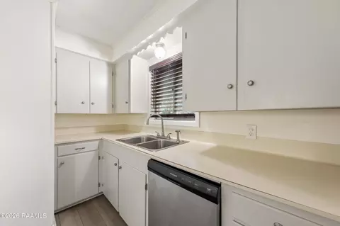 Kitchen - 103 Maple Dr, Lafayette, LA 70506 photo 1 of 3
