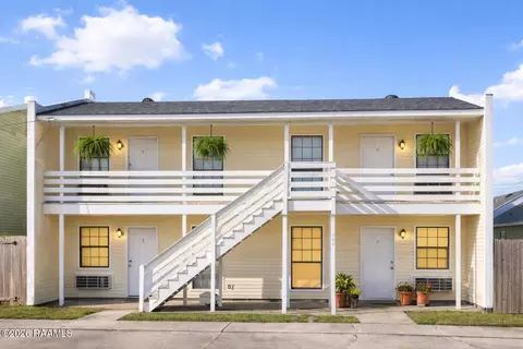 104 Briarcliff Dr, Youngsville, LA 70592