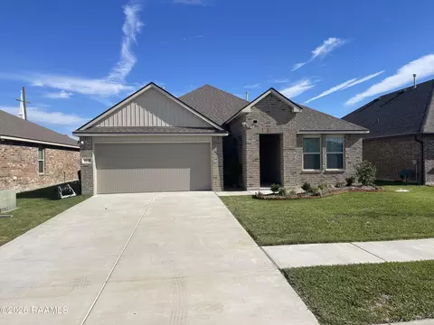 3275 E Blue Heron Dr, Lake Charles, LA 70615