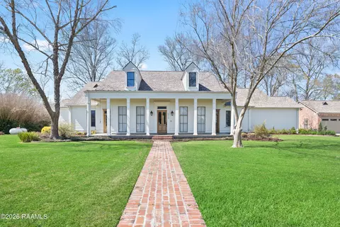 5726 Eagle Pass Dr, Youngsville, LA 70592