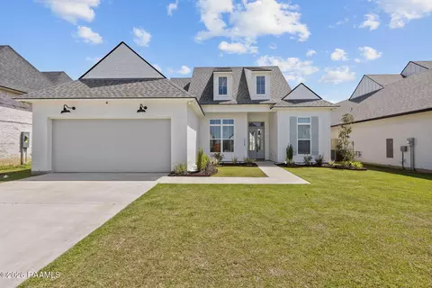 204 Amsterdam Ave, Youngsville, LA 70592