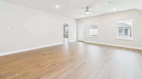 Living - 114 Top Ridge Rd, Duson, LA 70529 photo 2 of 4