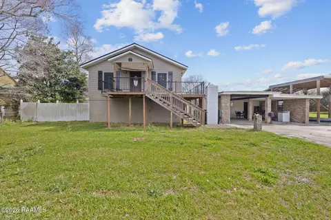 212 N Fernand St, Delcambre, LA 70528