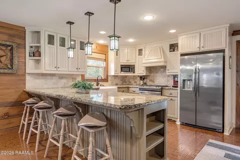 817 Omega Dr, Lafayette, LA 70506