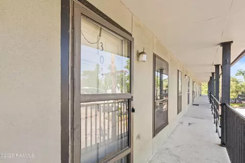 701 S College Rd #303, Lafayette, LA 70503