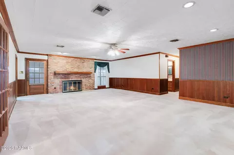 Living - 200 N Trahan Ave, Kaplan, LA 70548 photo 1 of 3