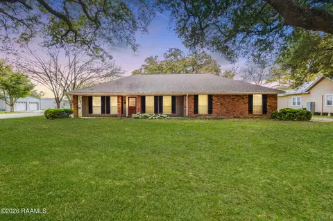 Exterior - 200 N Trahan Ave, Kaplan, LA 70548 photo 5 of 5