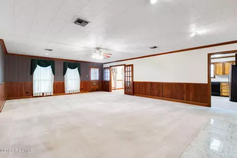 Living - 200 N Trahan Ave, Kaplan, LA 70548 photo 3 of 3